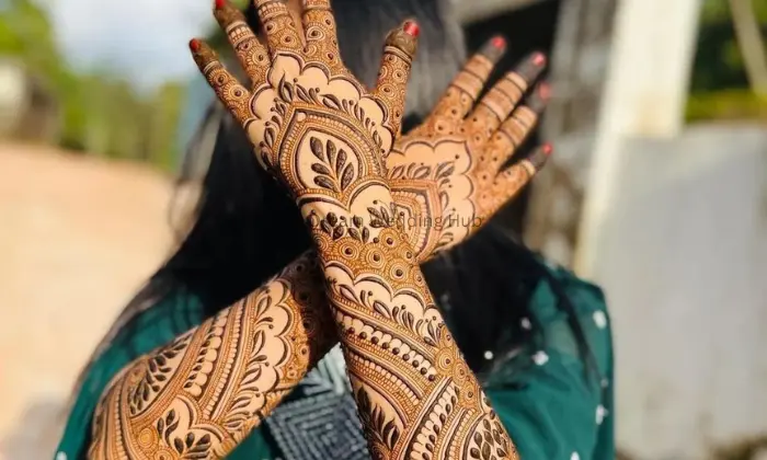 Humera mehendi artist